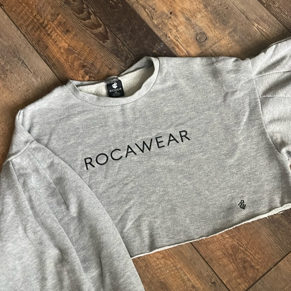 ROCAWEAR Oversized Cropped Sweatshirt (M)